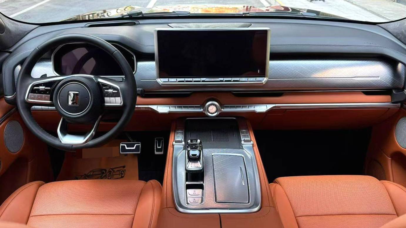 TANK 2024 700 Hi4-T Extreme Edition