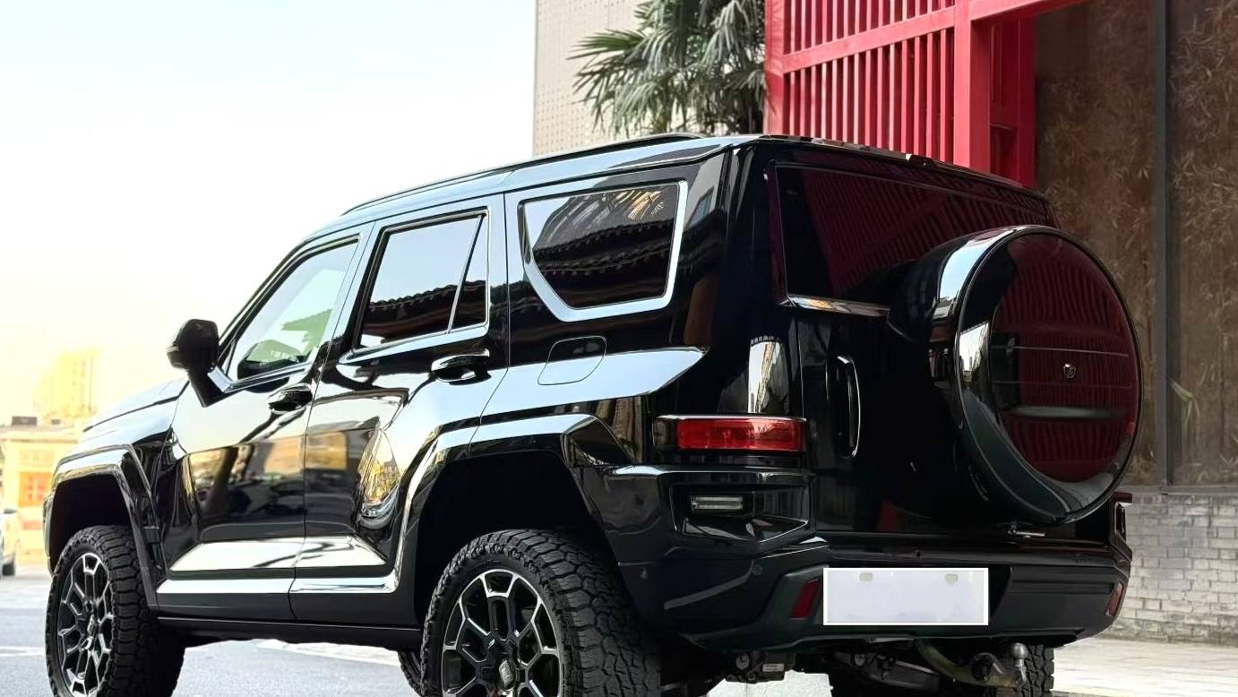 TANK 2024 700 Hi4-T Extreme Edition