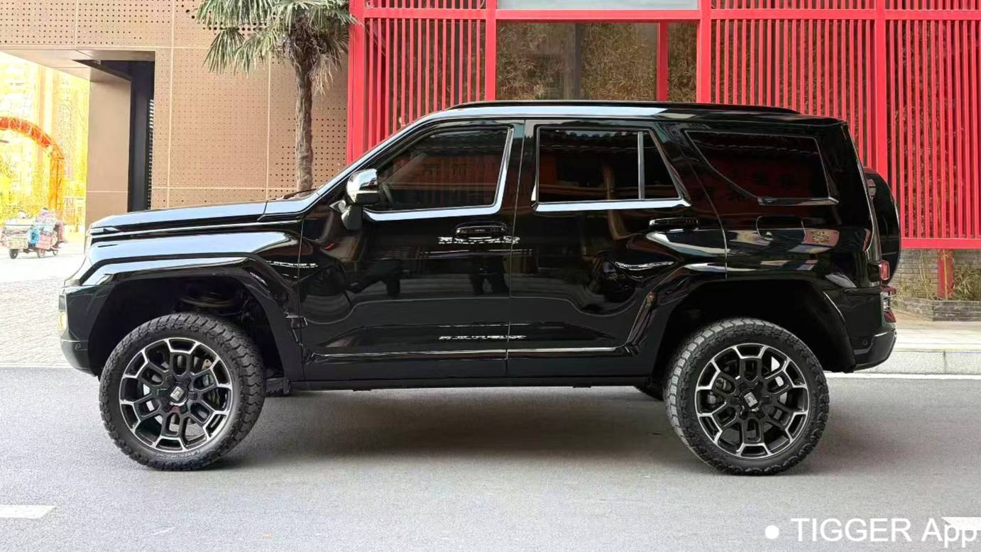 TANK 2024 700 Hi4-T Extreme Edition