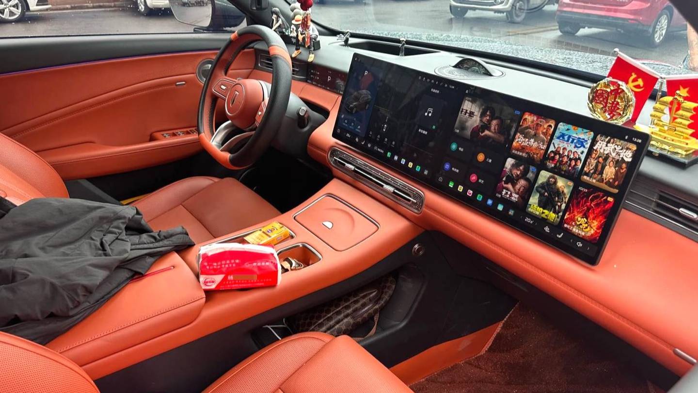 Hong Qi 2026 HS6 PHEV 220 Four-Wheel Drive Intelligent Hybrid Edition