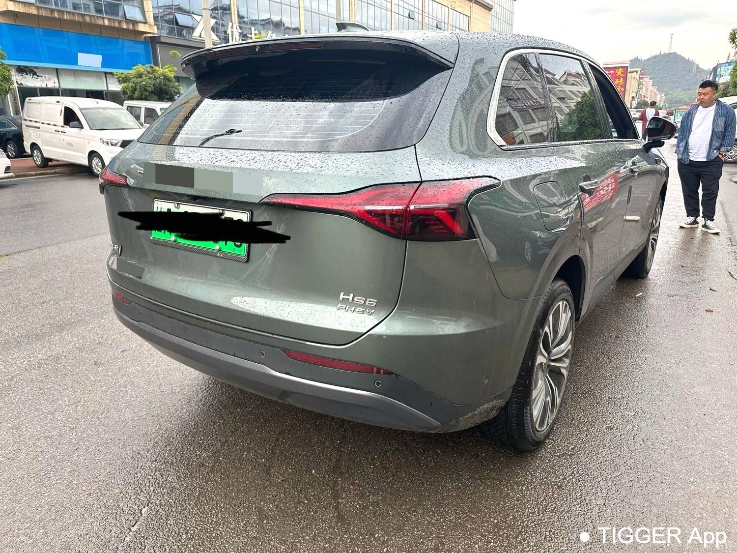 Hong Qi 2026 HS6 PHEV 220 Four-Wheel Drive Intelligent Hybrid Edition