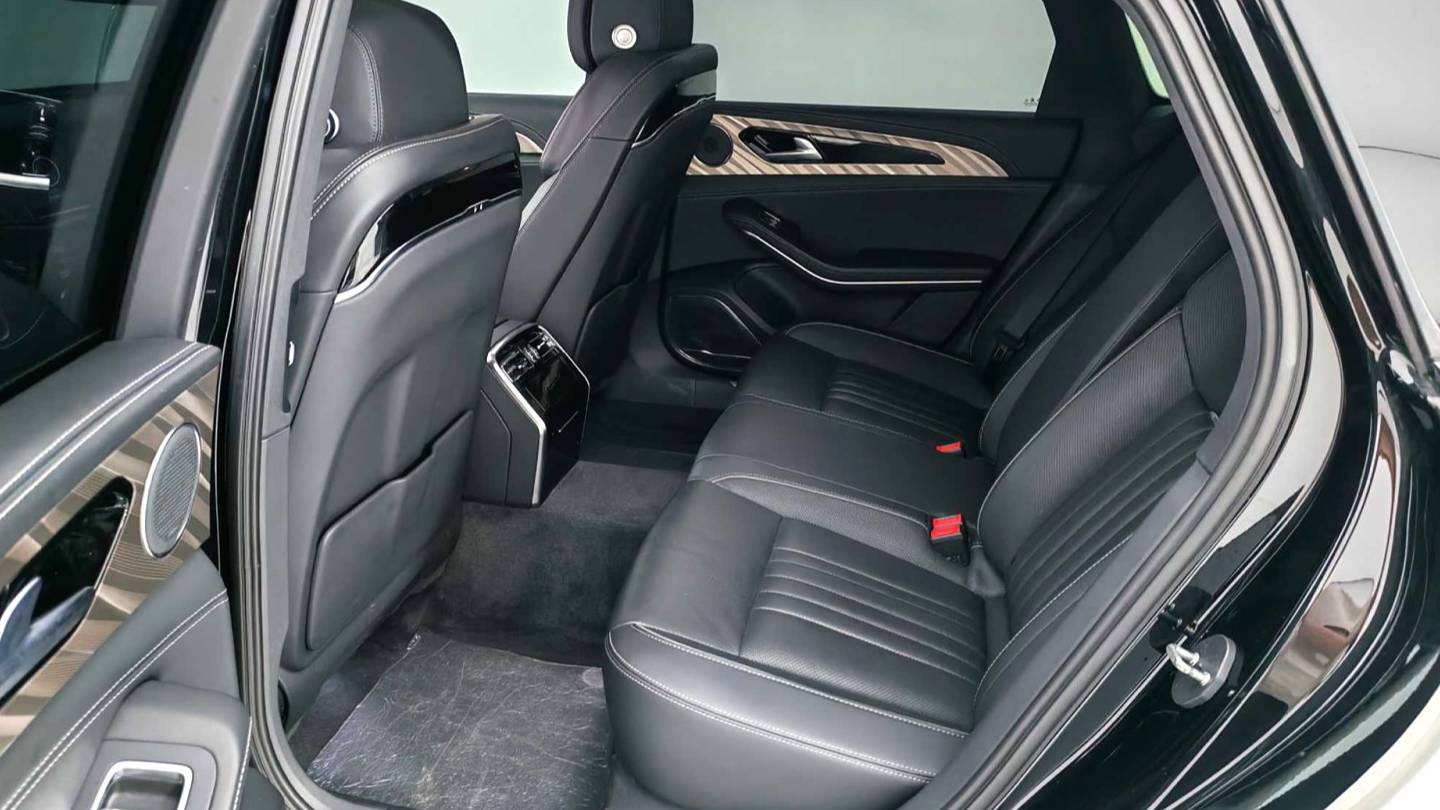 Hong Qi 2022 H9 2.0T Zhilian Flag Enjoyment Edition