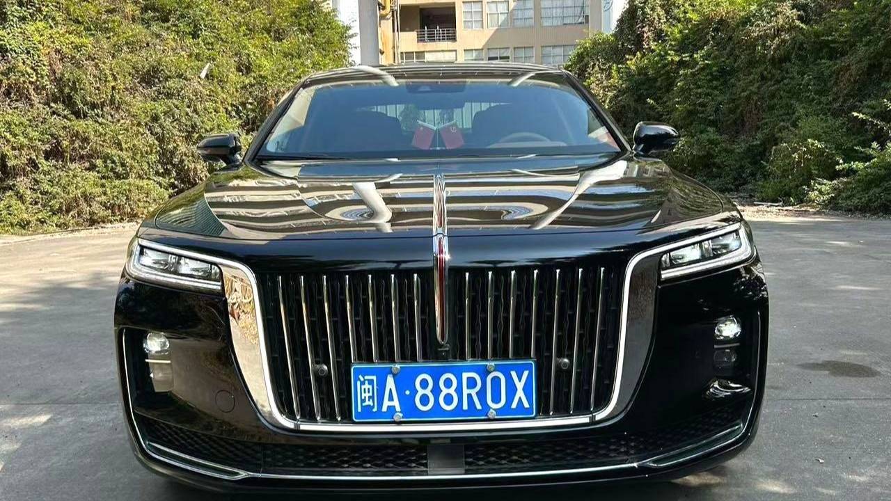 Hong Qi 2022 H9 2.0T Zhilian Flag Smooth Edition