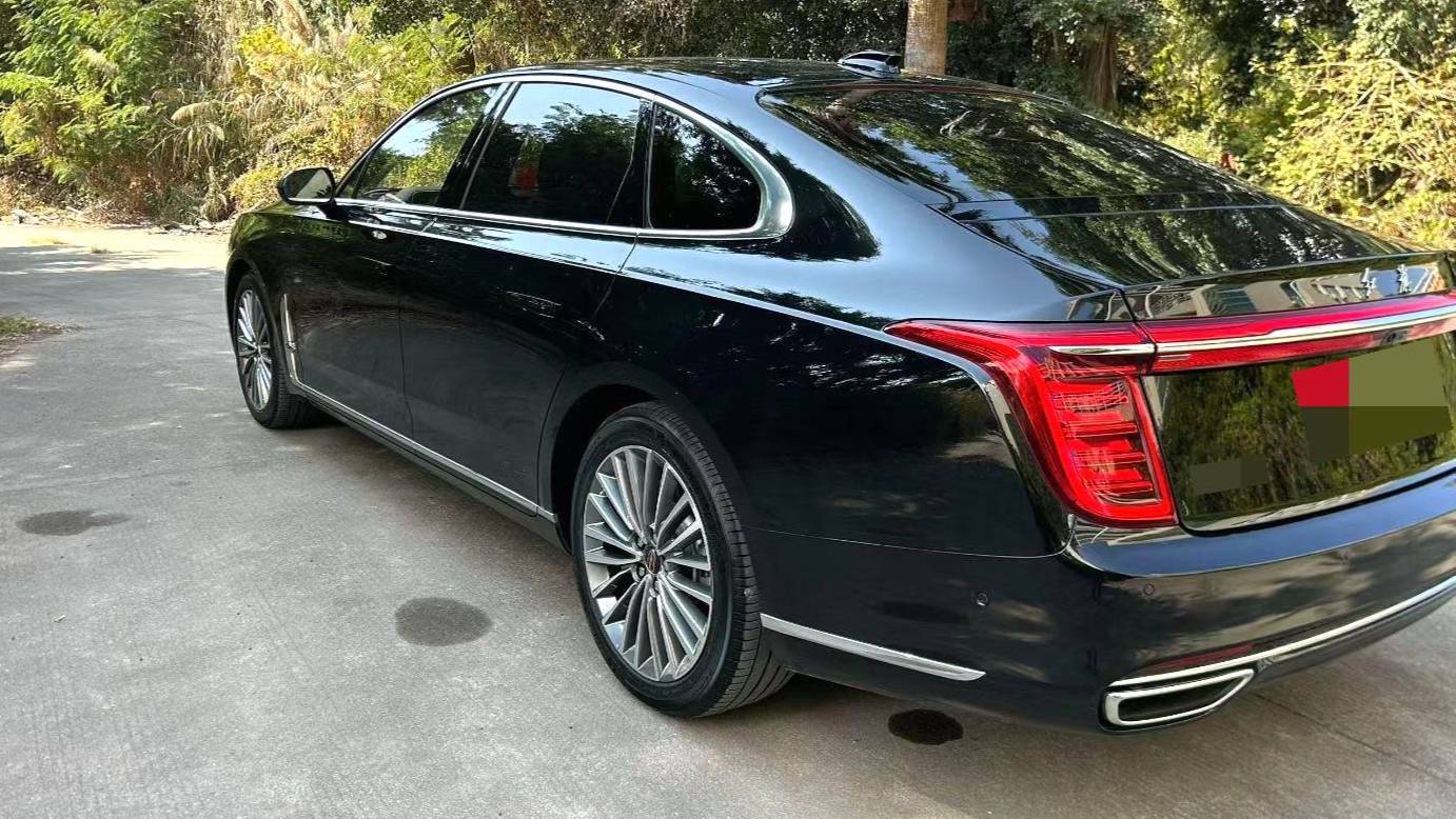 Hong Qi 2022 H9 2.0T Zhilian Flag Smooth Edition