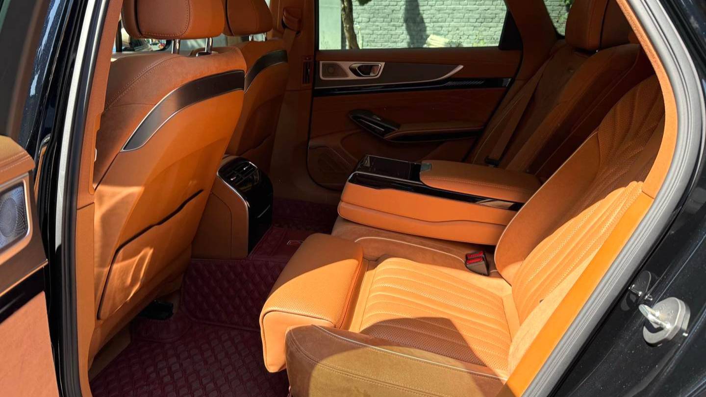 Hong Qi 2024 H9 2.0T Flag Enjoy Private Fashion Edition