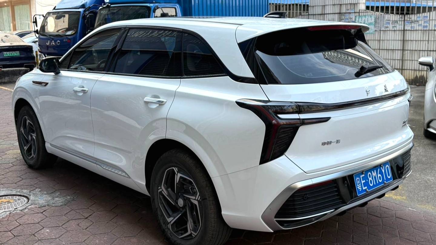 Hong Qi 2024 HS3 1.5T 2WD Brave Edition