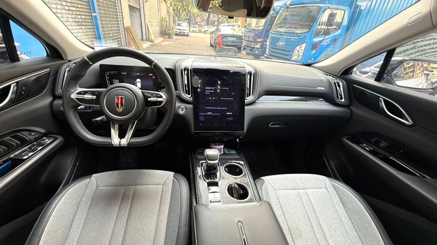 Hong Qi 2024 HS3 1.5T 2WD Brave Edition