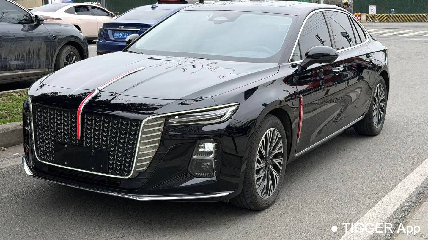 Hong Qi 2024 H5 2.0T Automatic Intelligent Connection Flag Leading Edition