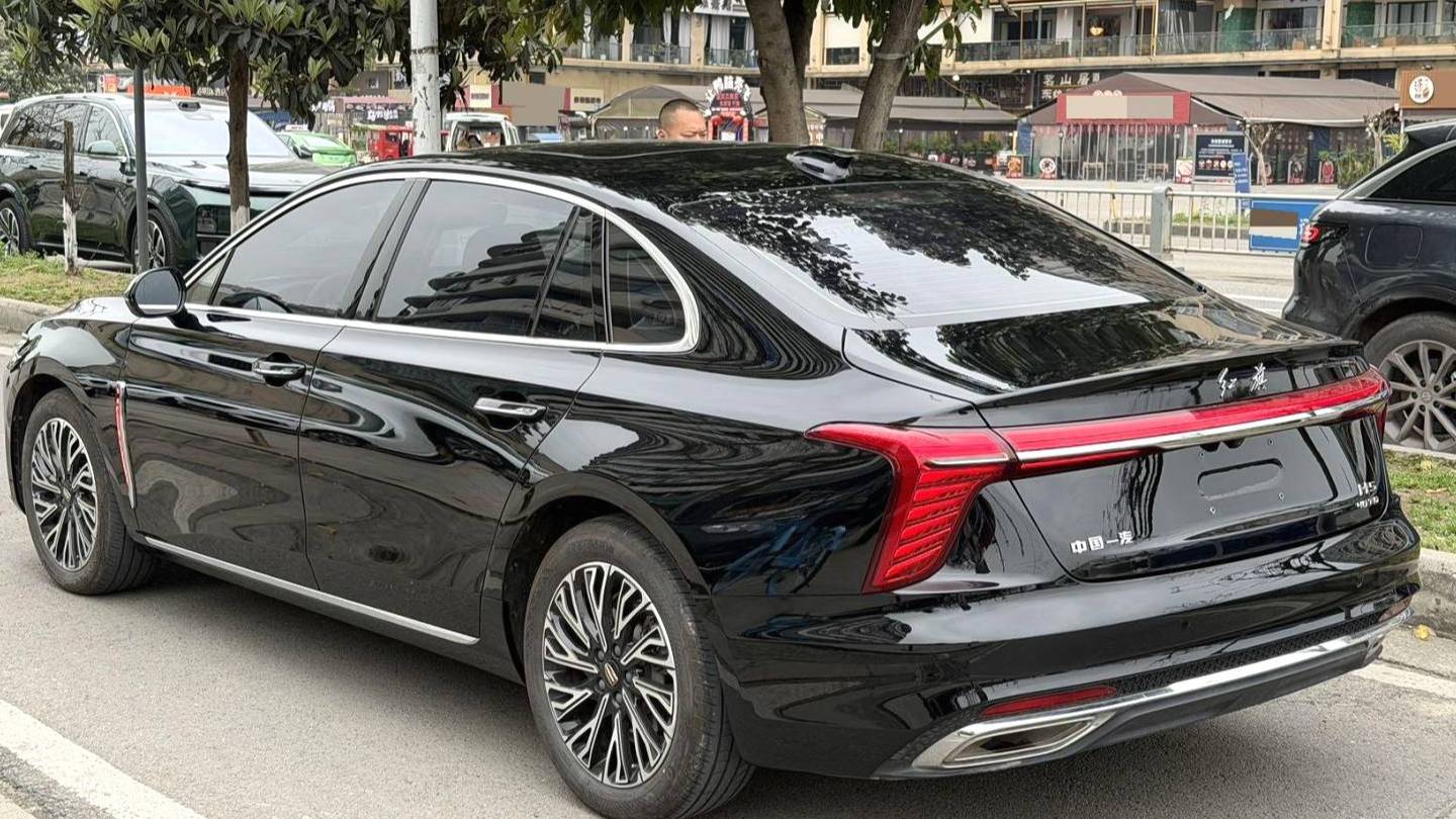 Hong Qi 2024 H5 2.0T Automatic Intelligent Connection Flag Leading Edition