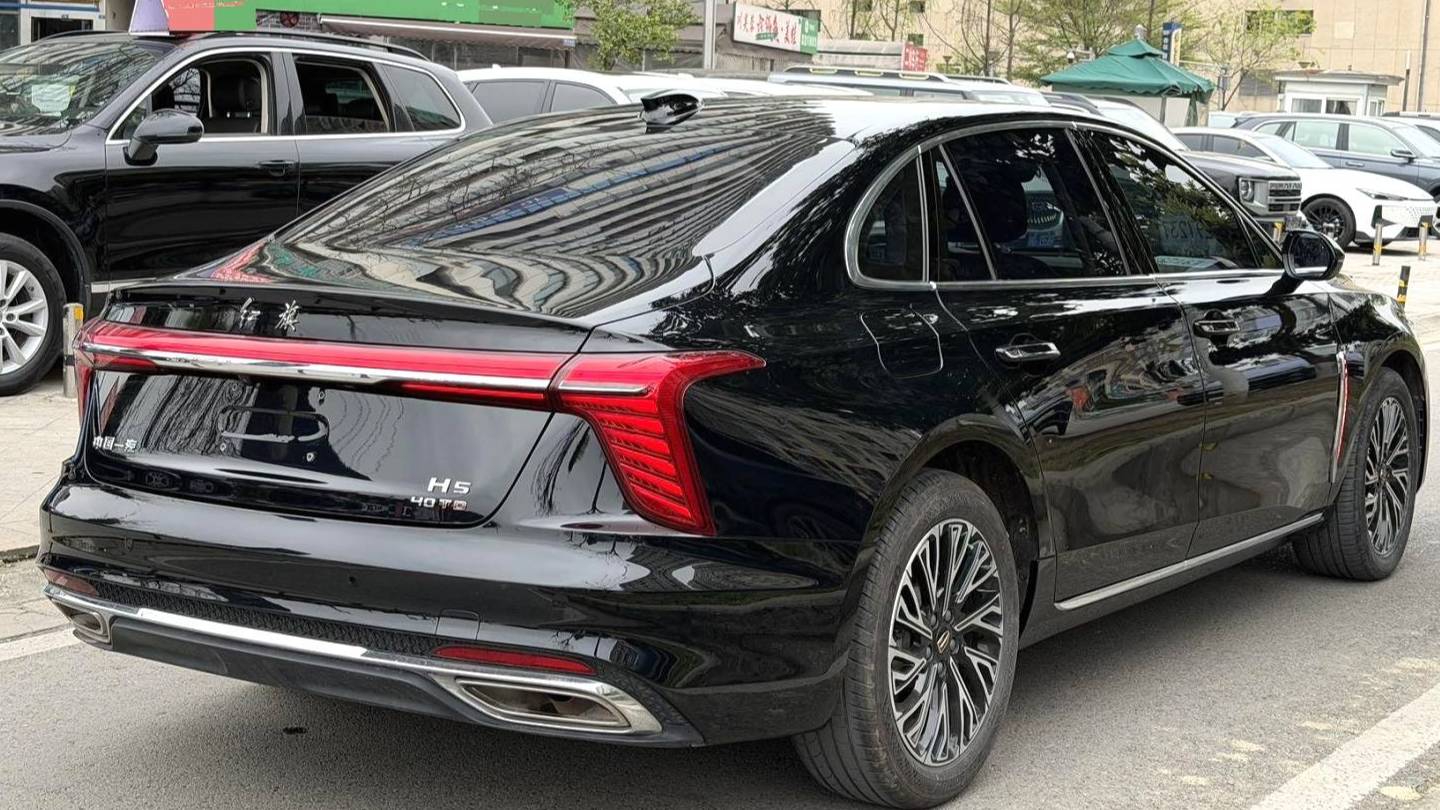 Hong Qi 2024 H5 2.0T Automatic Intelligent Connection Flag Leading Edition