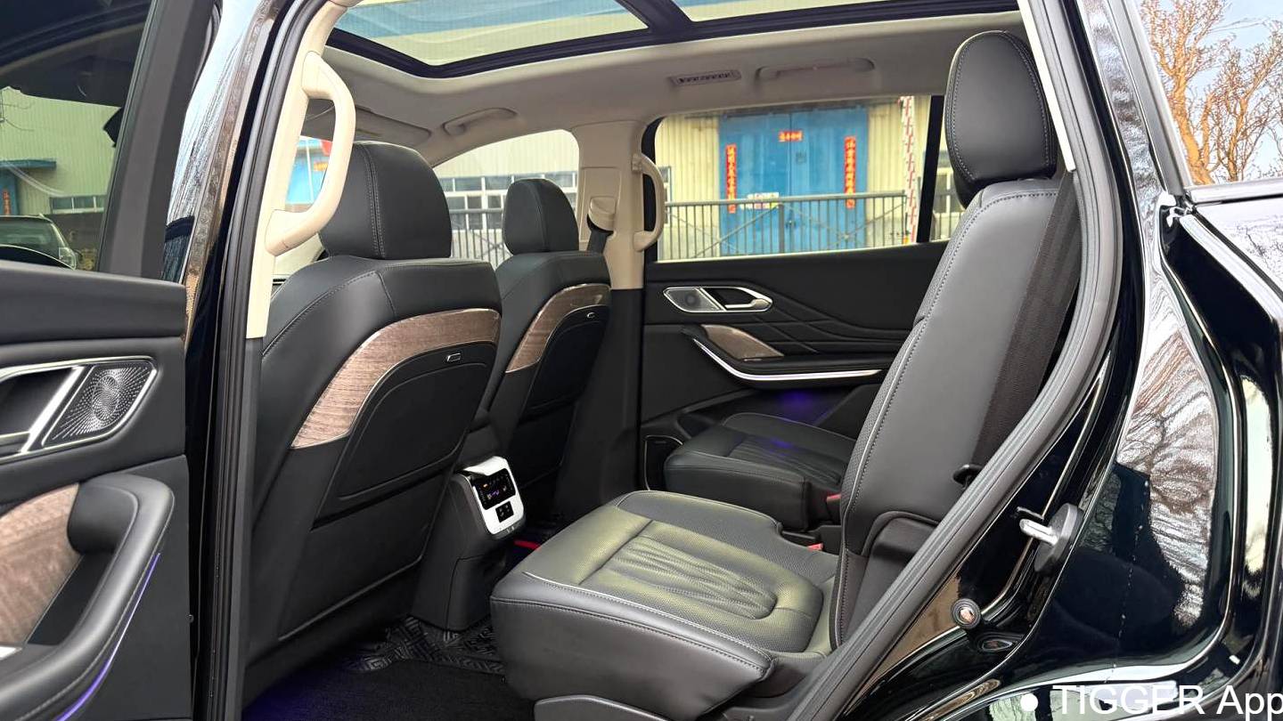 Hong Qi 2023 HS7 2.0T PHEV four-wheel drive flagship version 6-seater