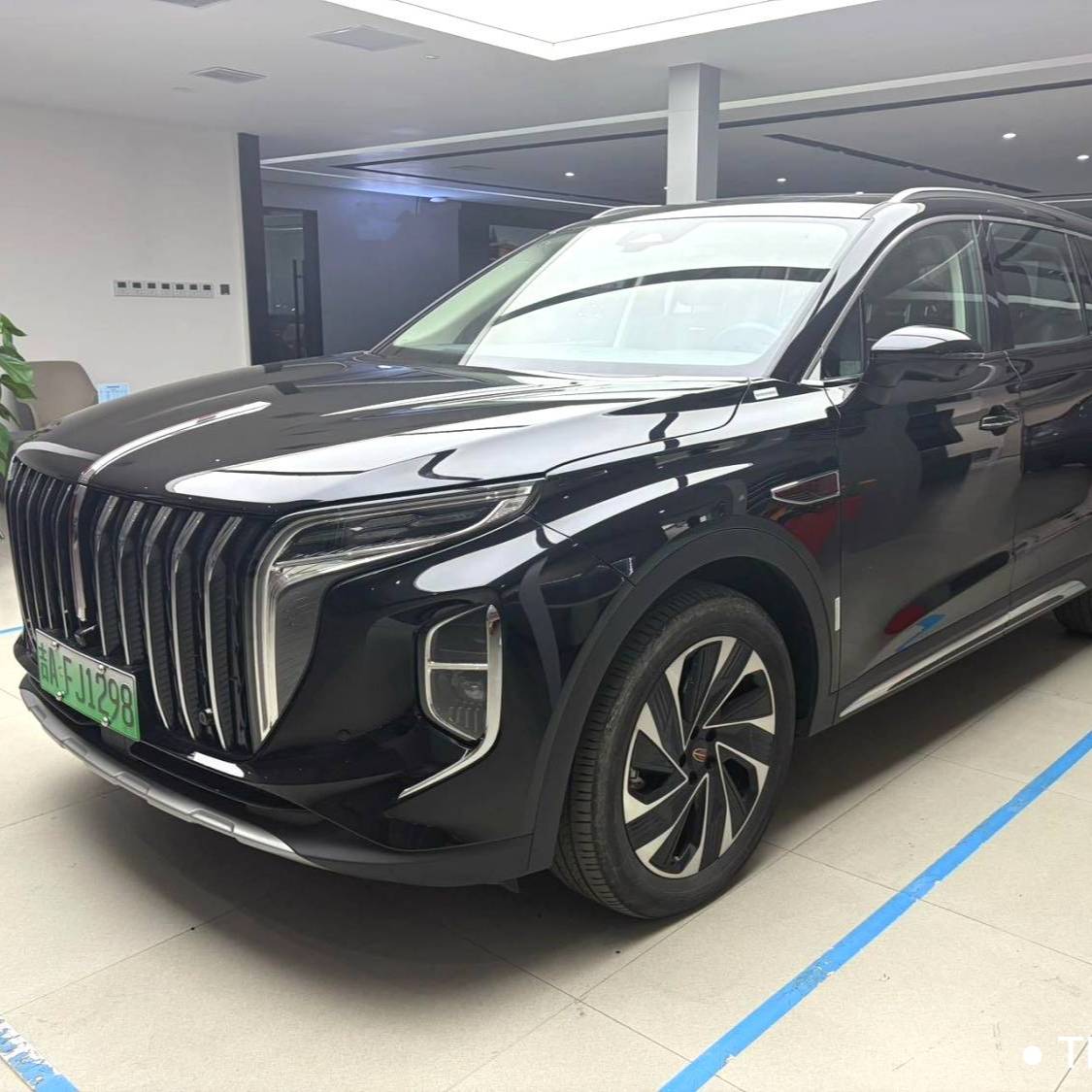 Hong Qi 2024 HS7 2.0T PHEV four-wheel drive Qichang Edition 7-seater سيارة مستعملة