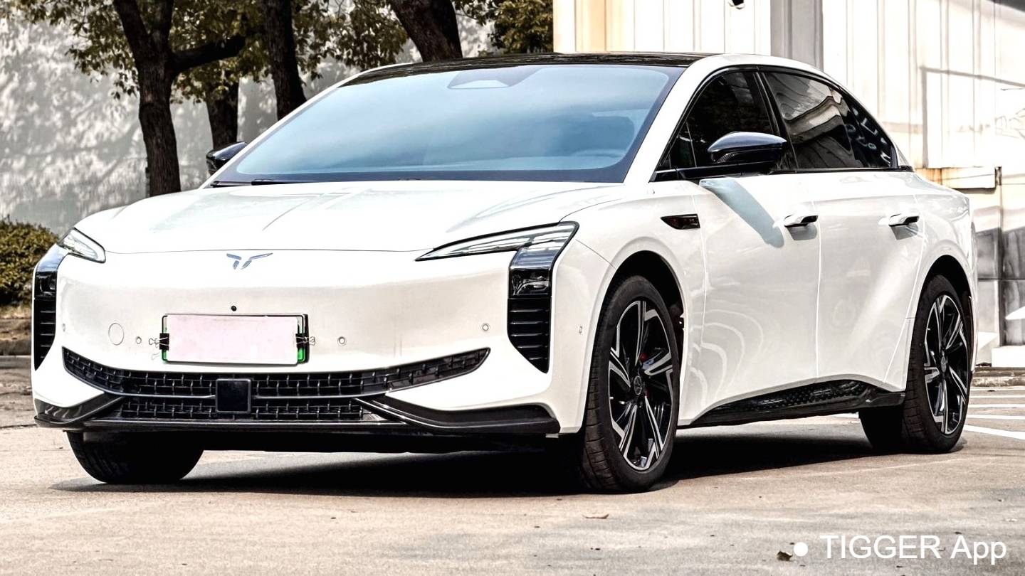 Hong Qi 2024 EH7 760 Pro+4WD version