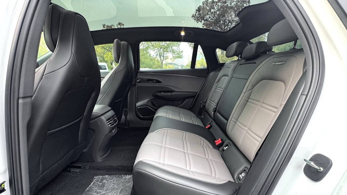 Hong Qi 2024 EH7 760 Pro+4WD version