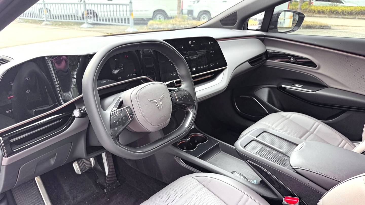 Hong Qi 2024 EH7 760 Pro+4WD version