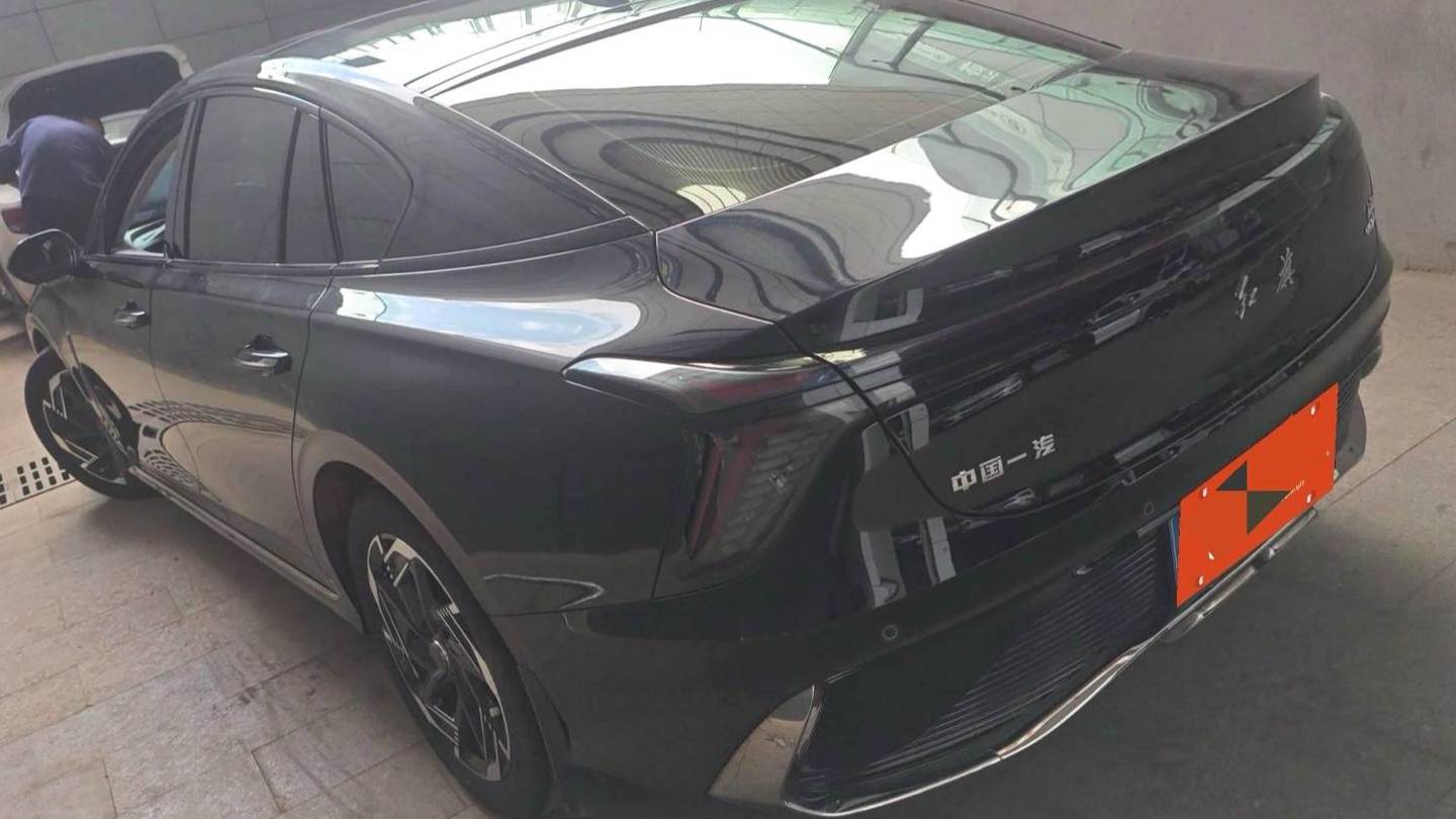 Hong Qi 2023 H6 2.0T Zhiyi Edition