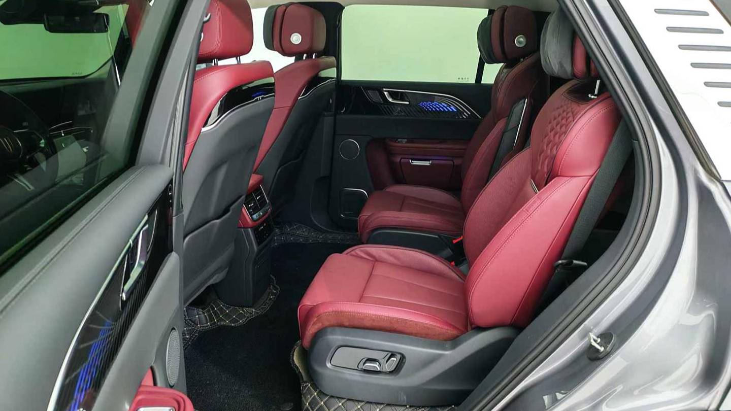 Hong Qi 2022 E-HS9 660km Qichang Edition with six seats