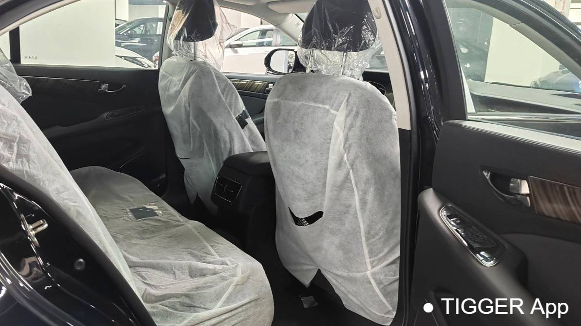 Hong Qi 2021 H7 1.8T Comfort Edition