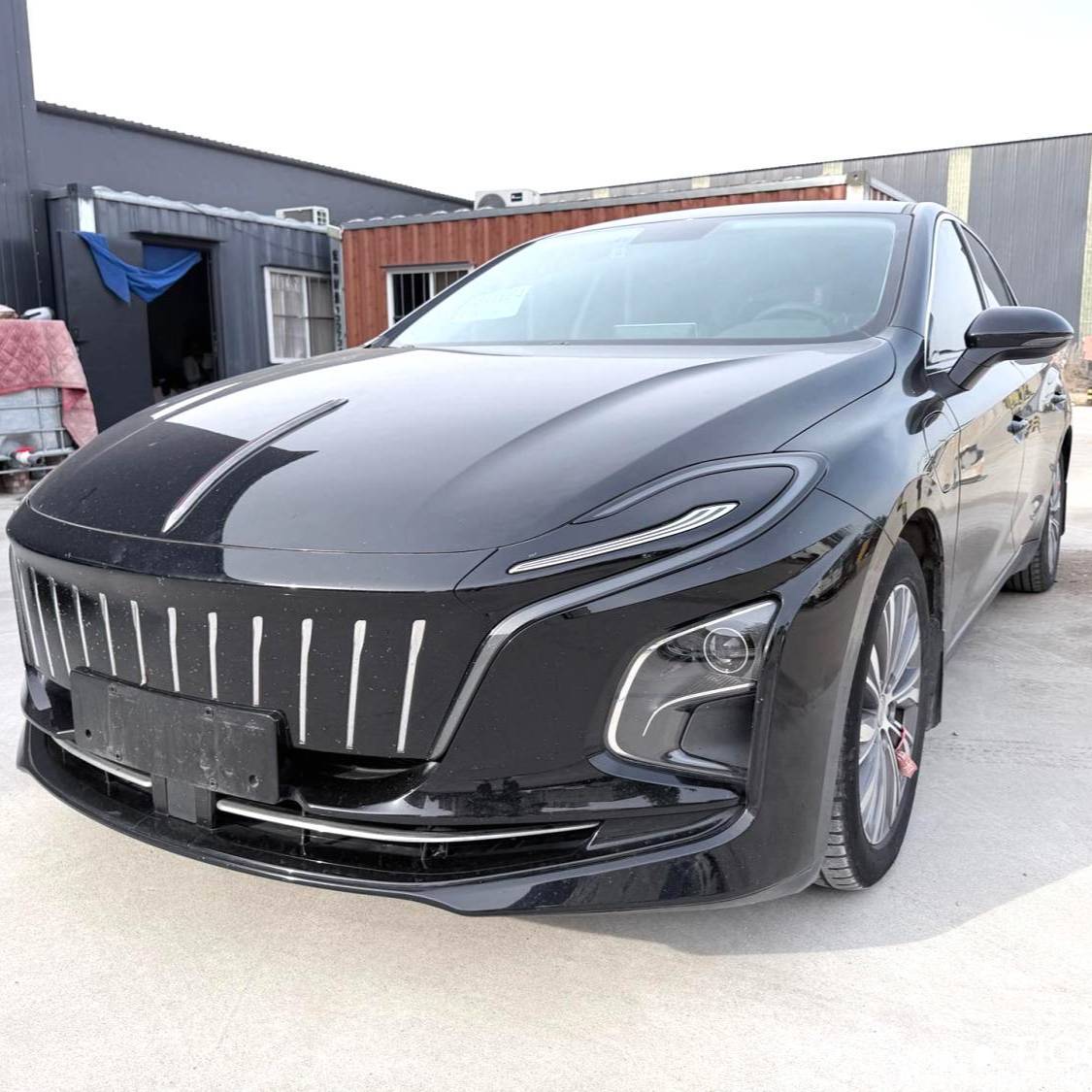 Hong Qi 2022 E-QM5 431km Charging Enjoyment Edition