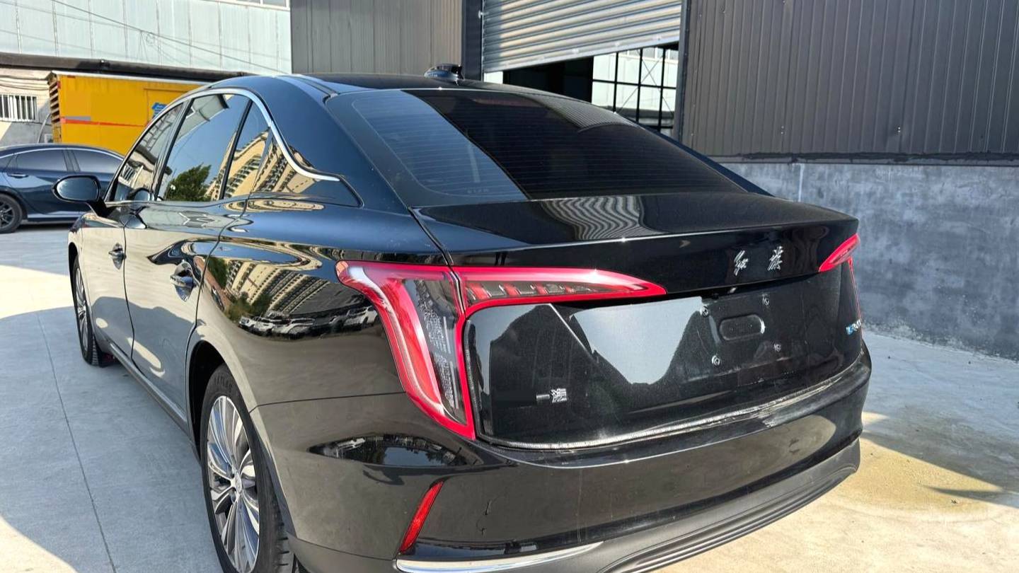 Hong Qi 2022 E-QM5 431km Charging Enjoyment Edition