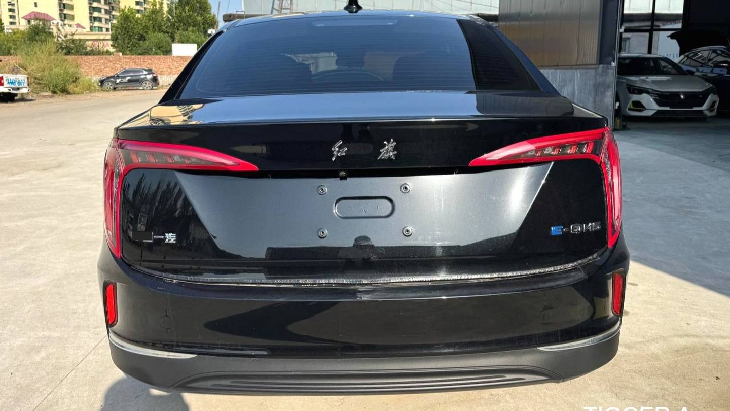 Hong Qi 2022 E-QM5 431km Charging Enjoyment Edition