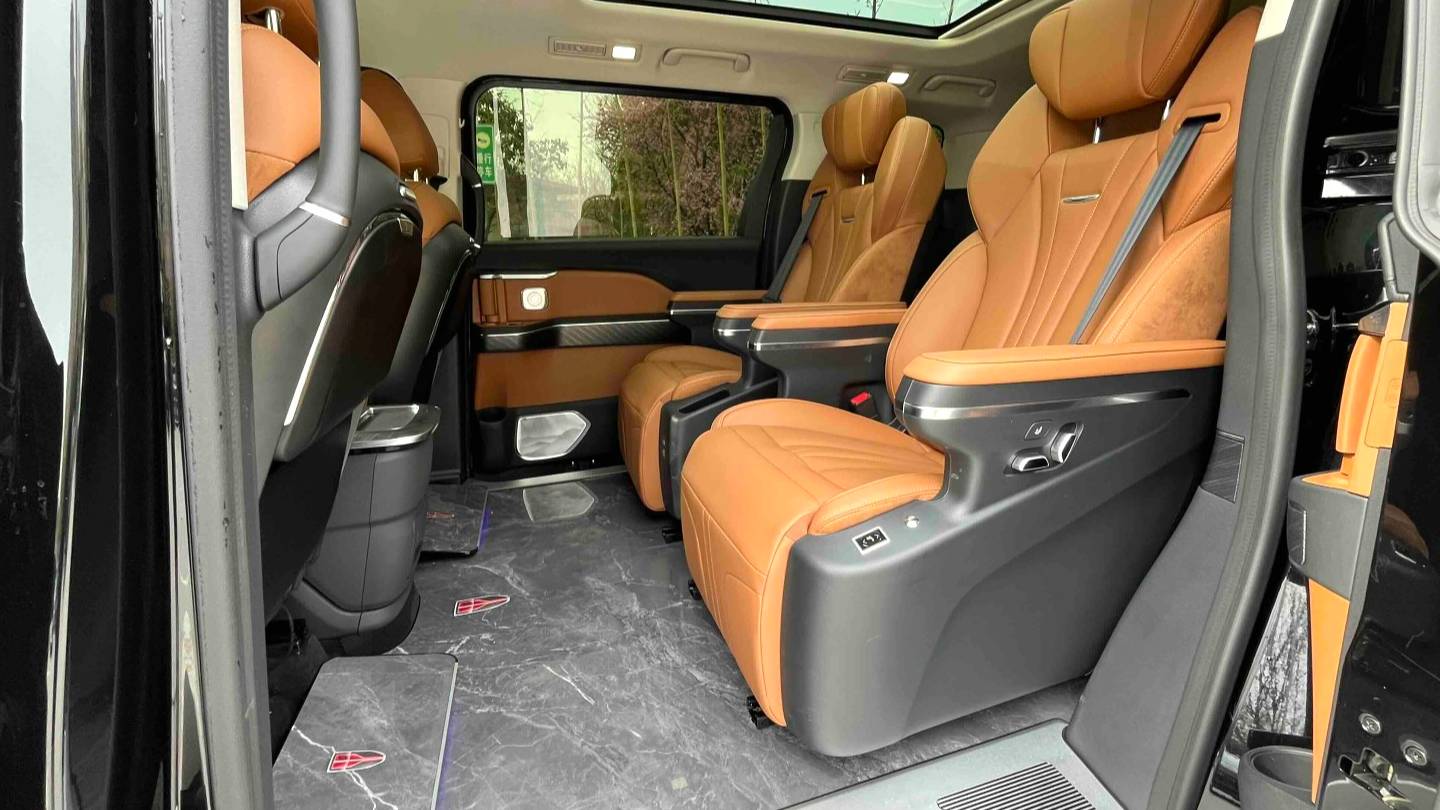 Hong Qi 2023 HQ9 2.0T Zhilian Qiyue Edition