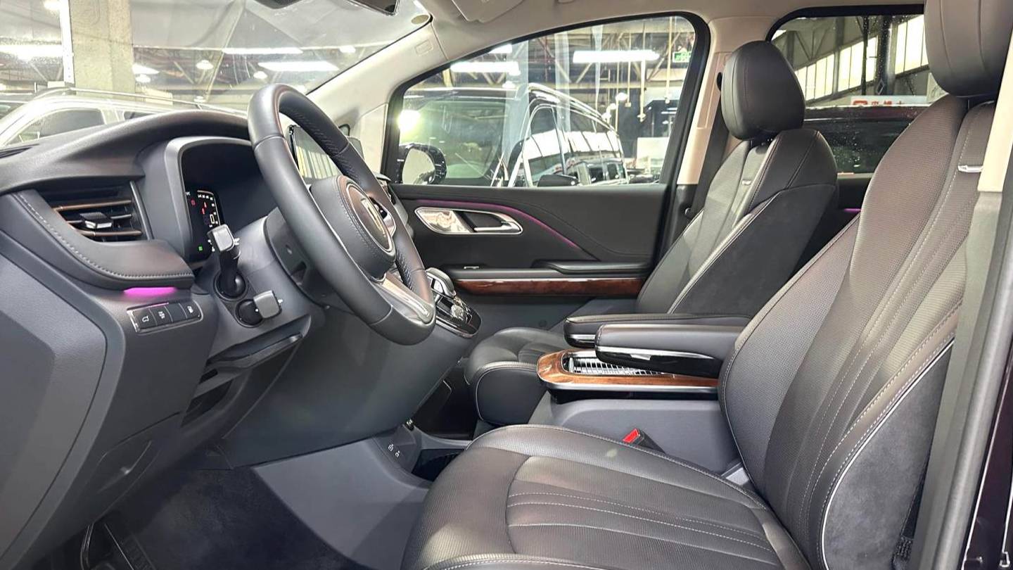 Hong Qi 2024 HQ9 2.0T 4WD Luxury Edition