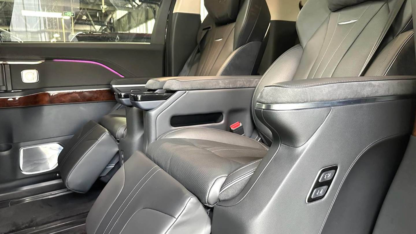 Hong Qi 2024 HQ9 2.0T 4WD Luxury Edition