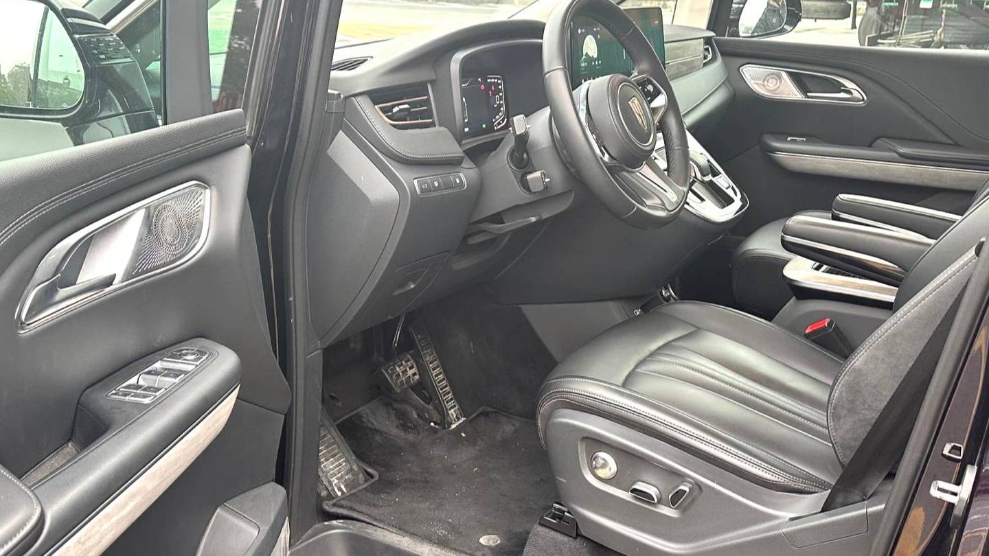 Hong Qi 2024 HQ9 2.0T 4WD Business Edition