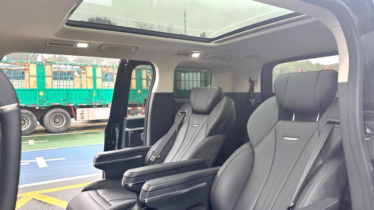 Hong Qi 2024 HQ9 2.0T 4WD Business Edition