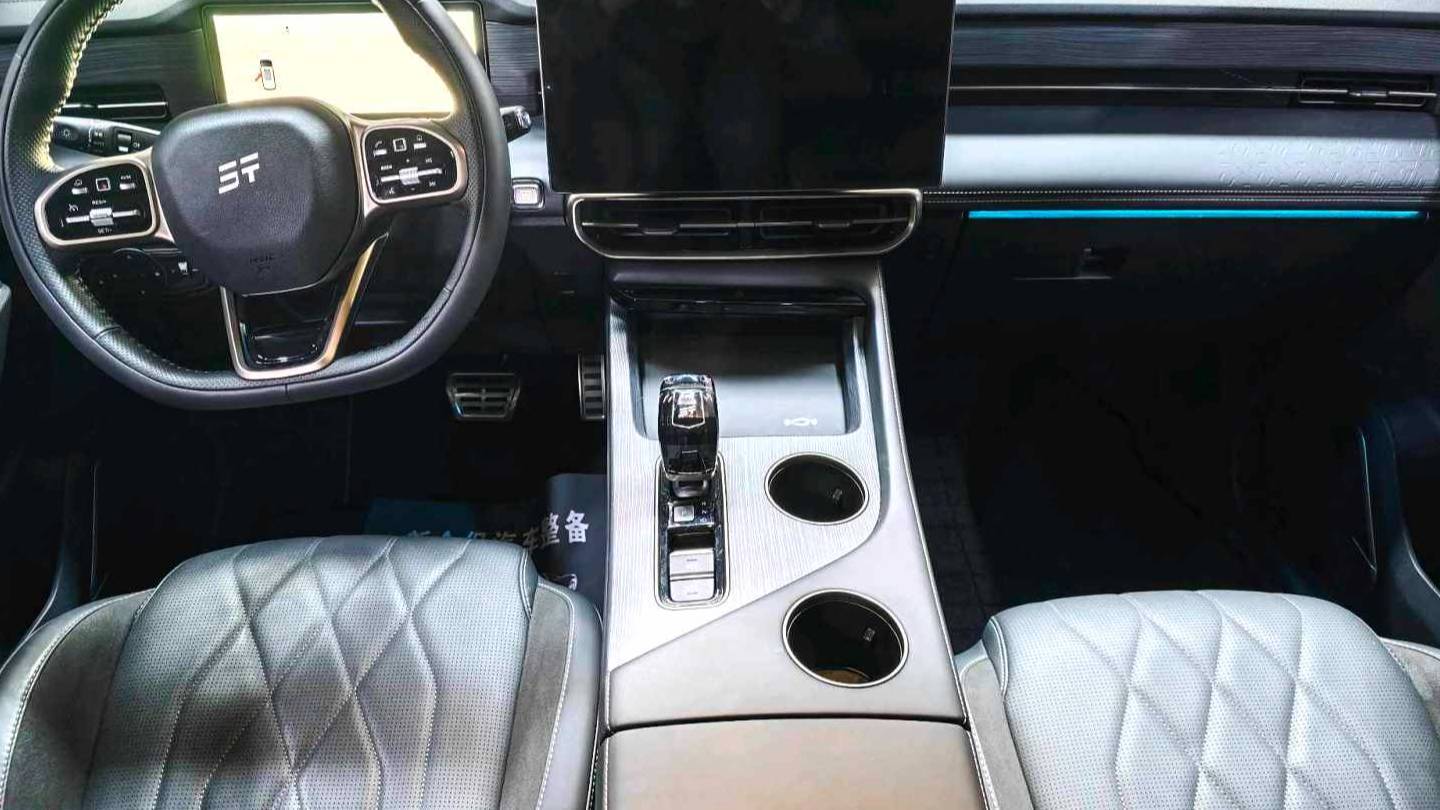 JETOUR 2025 X90 C-DM 精英版 7座