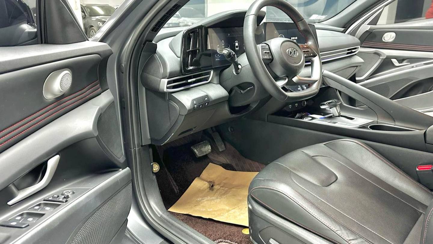 HYUNDAI 2022 Elantra 1.5L CVT 20th Anniversary Edition