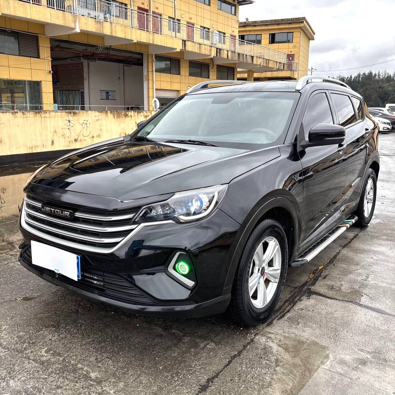 JETOUR 2021 X70M 1.5T DCT Luxury Partner Model 5-seater سيارة مستعملة