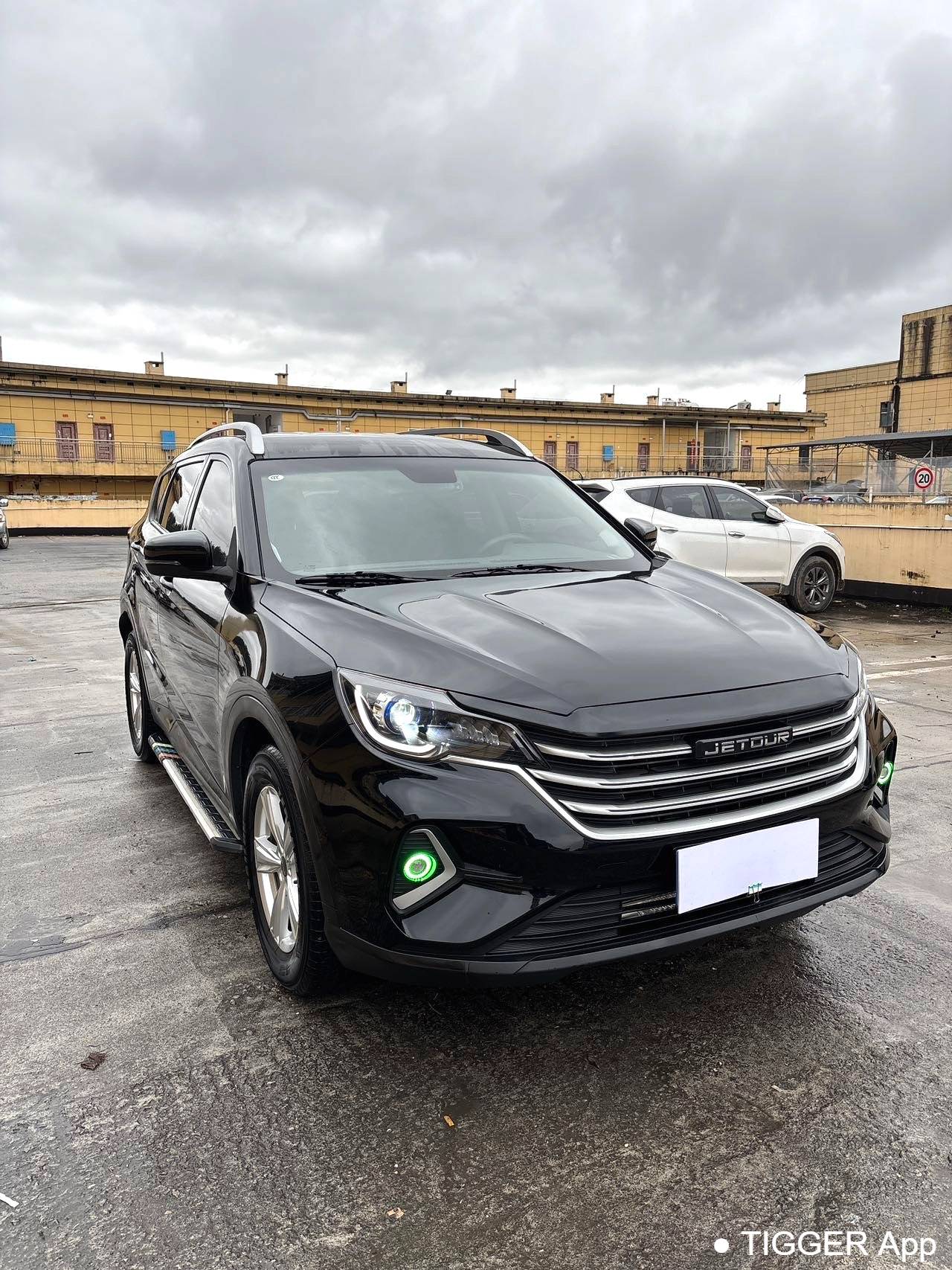 JETOUR 2021 X70M 1.5T DCT Luxury Partner Model 5-seater