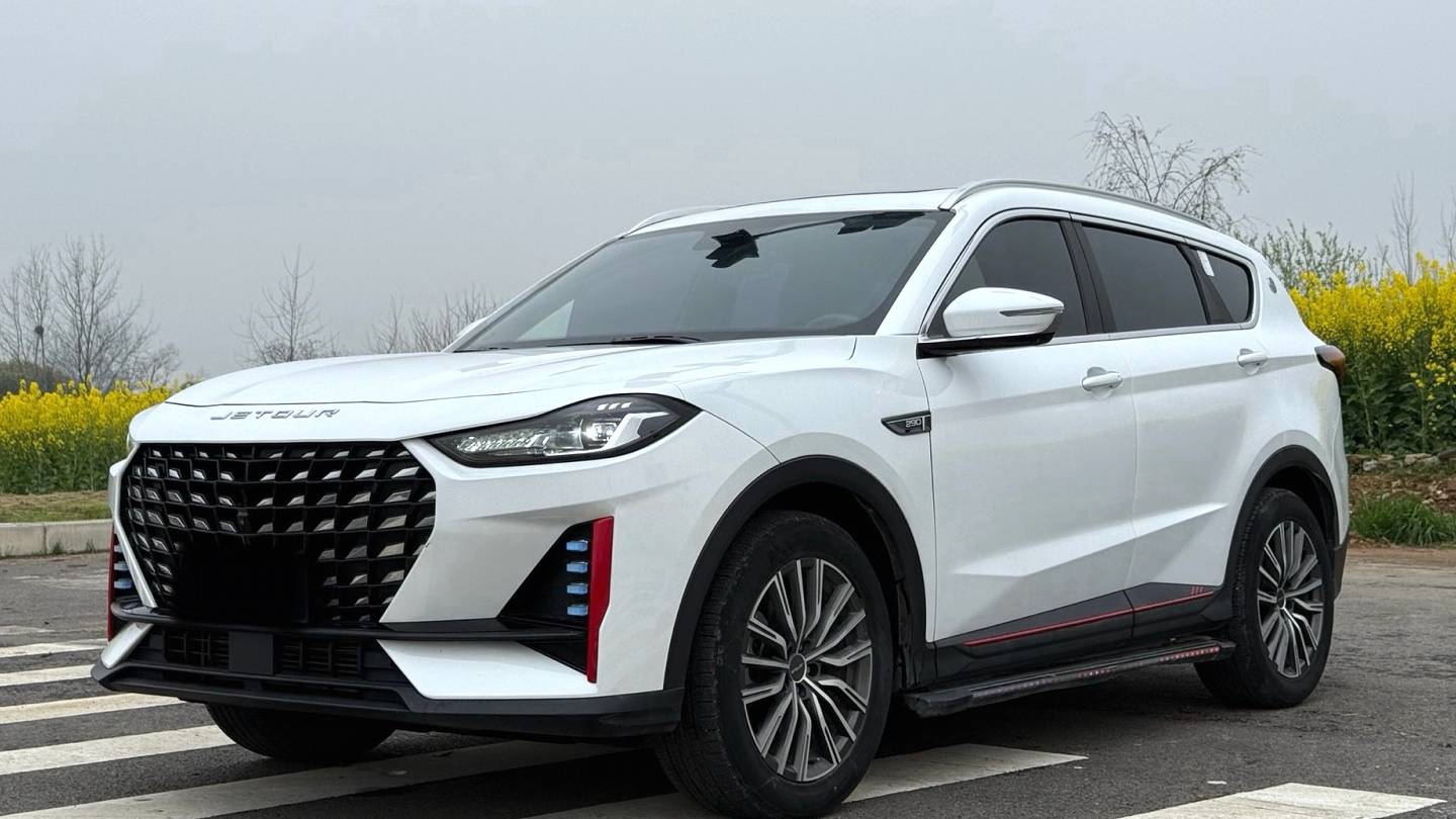 JETOUR 2023 X70 PRO 1.6T DCT Enjoyment PRO 7-seater