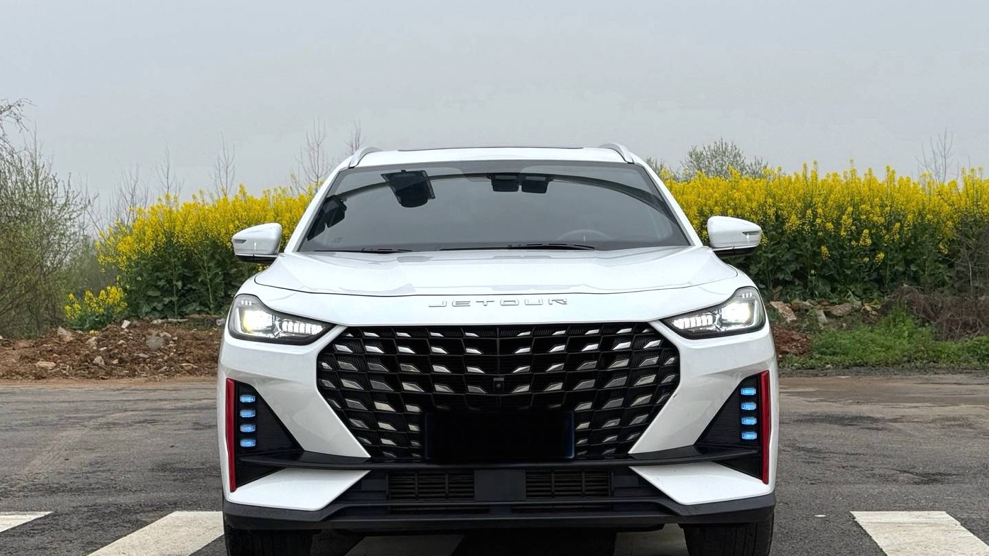 JETOUR 2023 X70 PRO 1.6T DCT Enjoyment PRO 7-seater