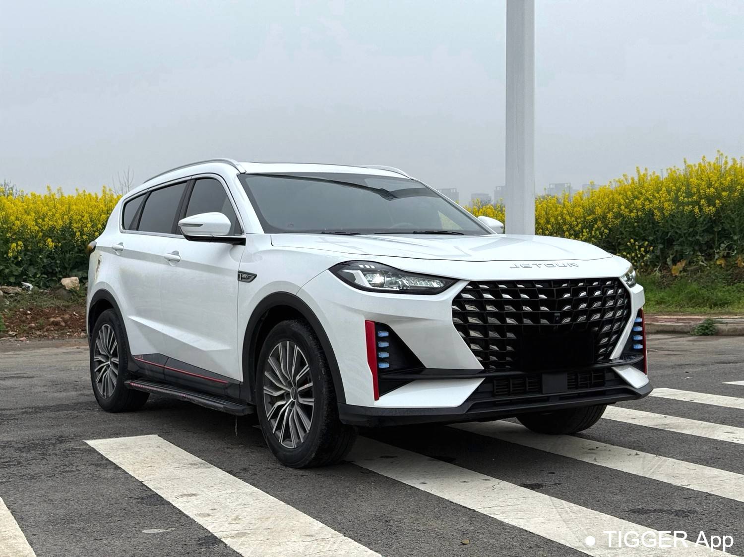 JETOUR 2023 X70 PRO 1.6T DCT Enjoyment PRO 7-seater