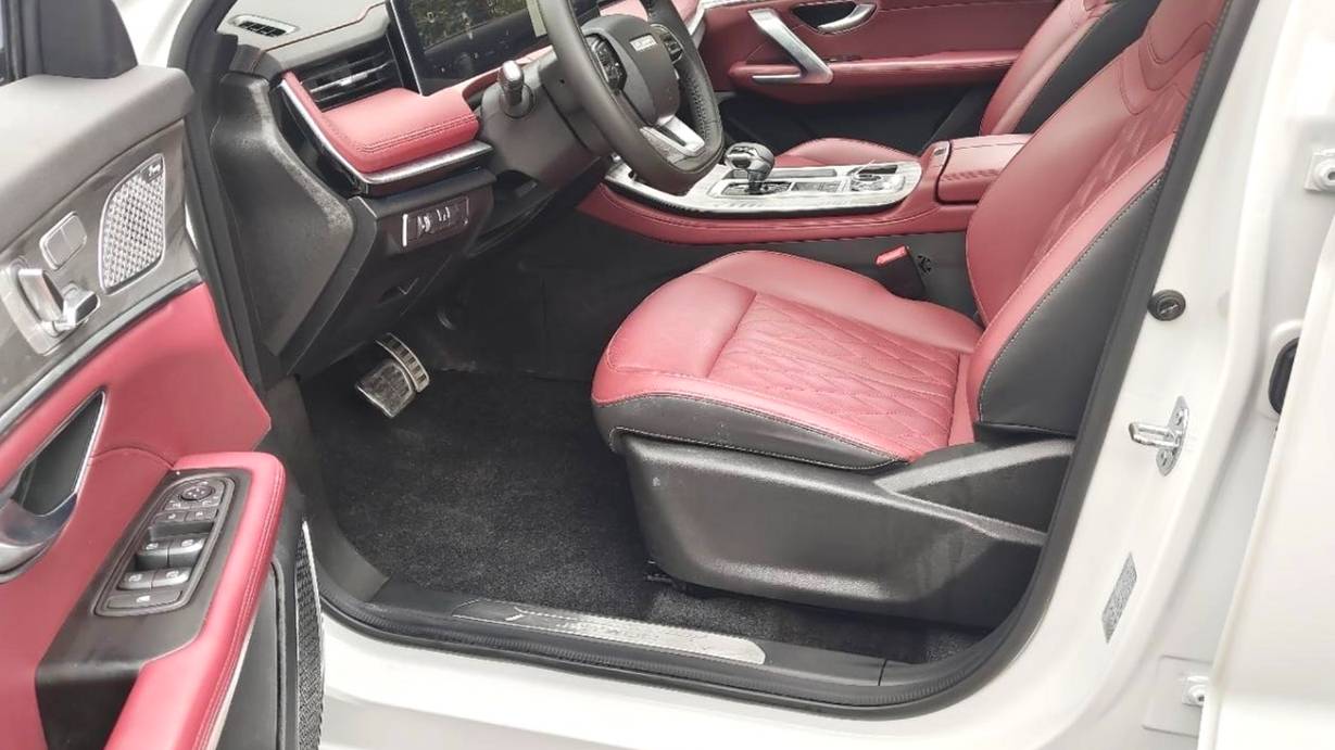 JETOUR 2023 X70 PLUS 1.5T DCT Hero PLUS 7-seater