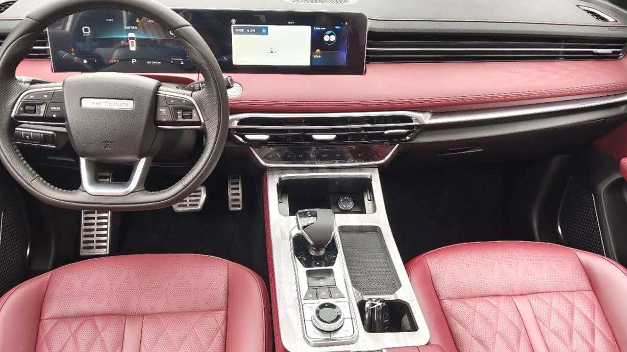 JETOUR 2023 X70 PLUS 1.5T DCT Hero PLUS 7-seater