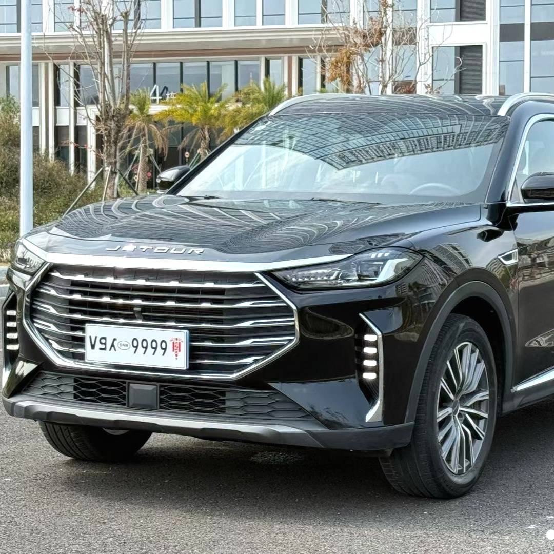 JETOUR 2023 X70 PLUS 1.5T DCT Self Strengthening PRO+7 seats سيارة مستعملة