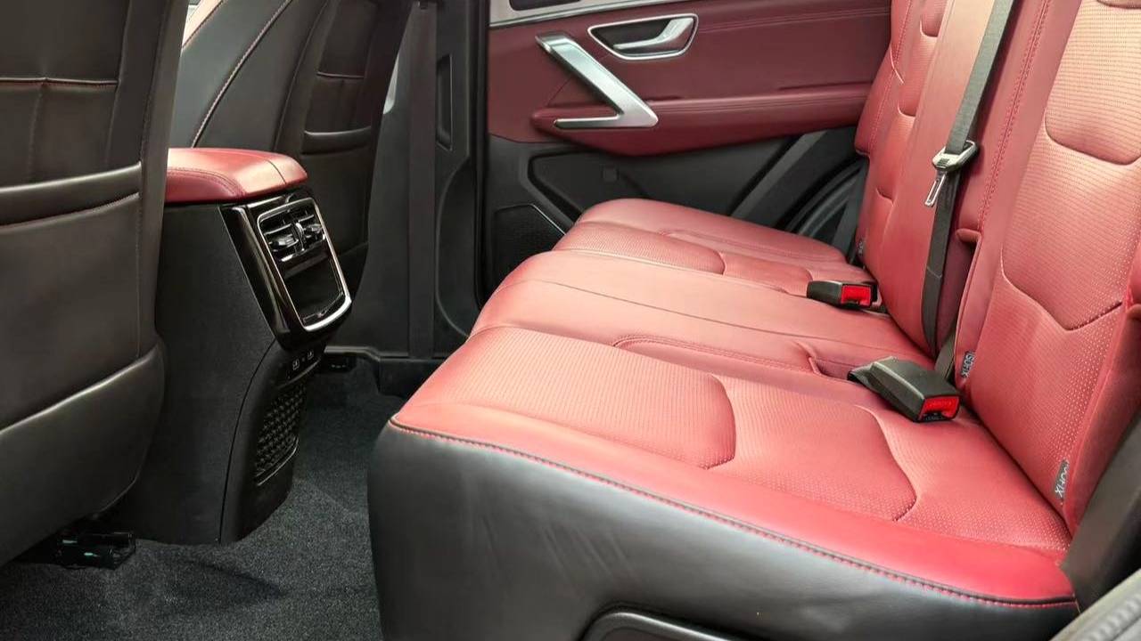 JETOUR 2023 X70 PLUS 1.5T DCT Self Strengthening PRO+7 seats