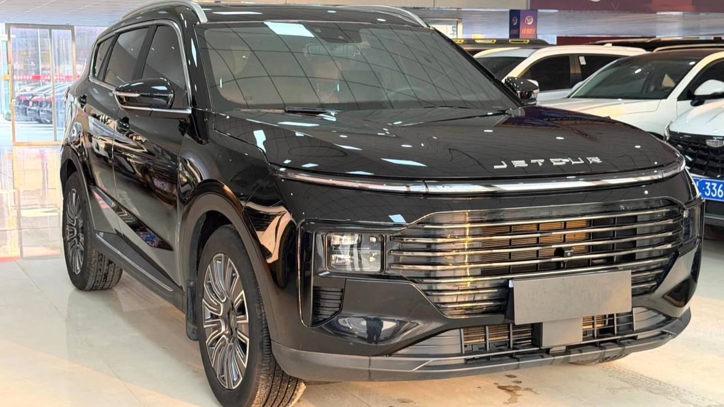 JETOUR 2025 X70 PLUS 1.5T Luxury Edition 7-seater