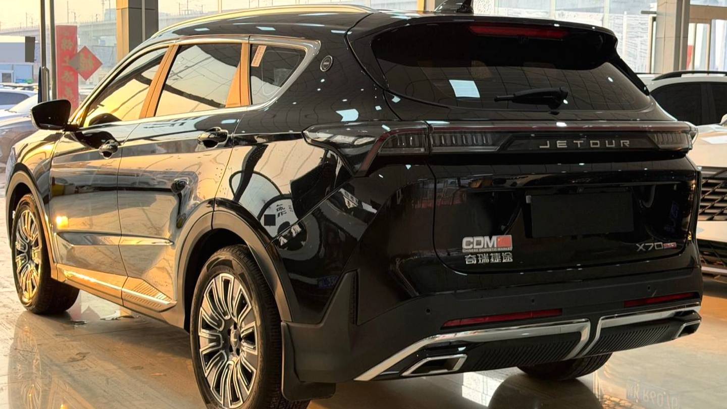 JETOUR 2025 X70 PLUS 1.5T Luxury Edition 7-seater