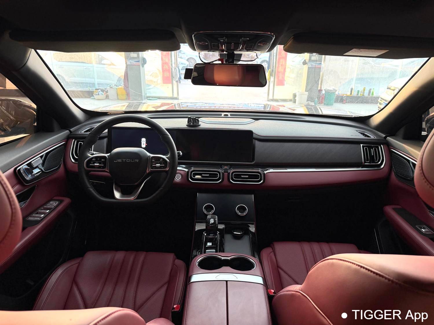 JETOUR 2025 X70 PLUS 1.5T Luxury Edition 7-seater