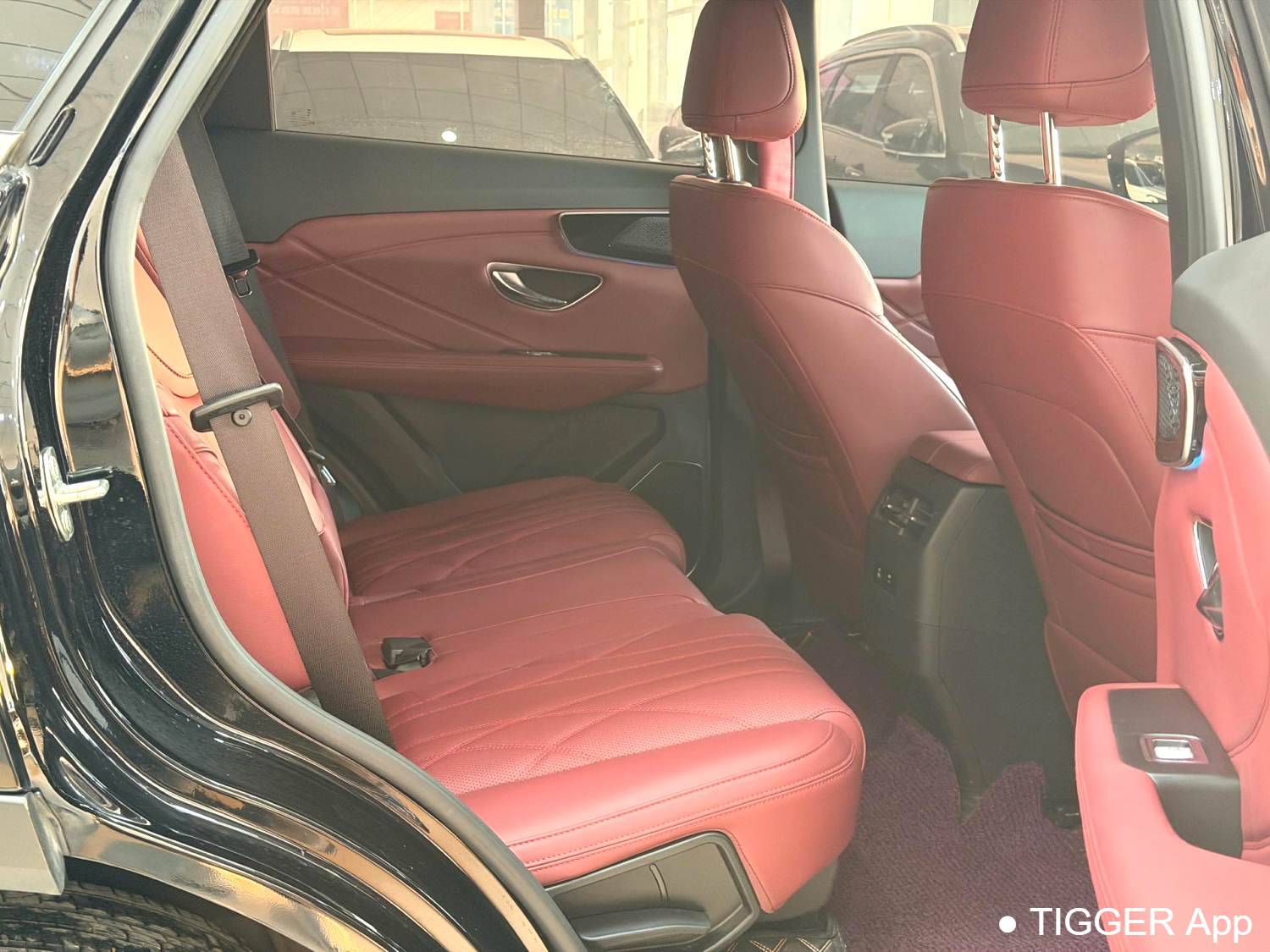 JETOUR 2025 X70 PLUS 1.5T Luxury Edition 7-seater