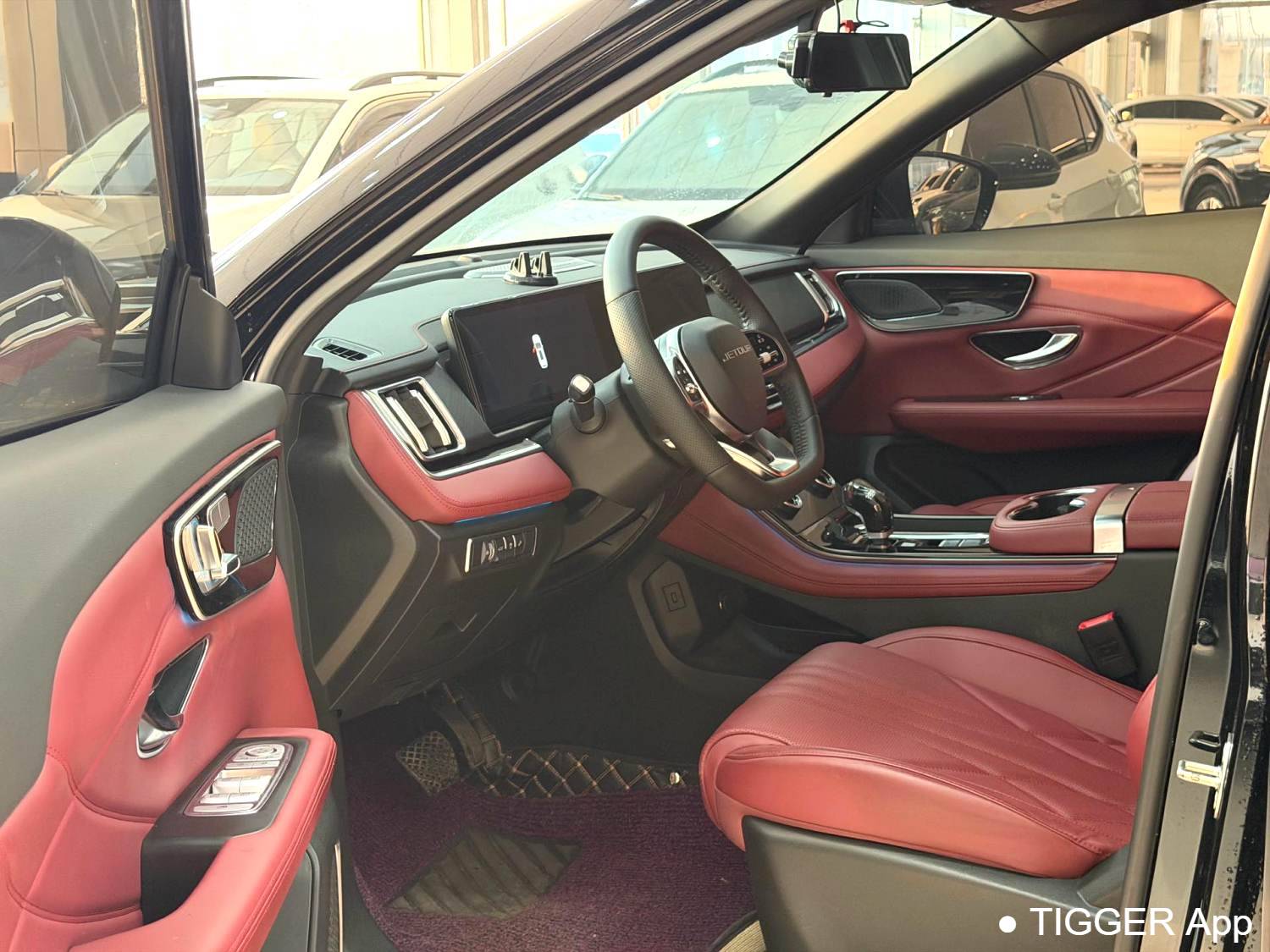 JETOUR 2025 X70 PLUS 1.5T Luxury Edition 7-seater