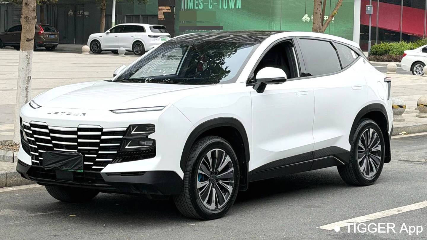 JETOUR 2023 DASHING i-DM‌ 1.5T DHT Lightning 01