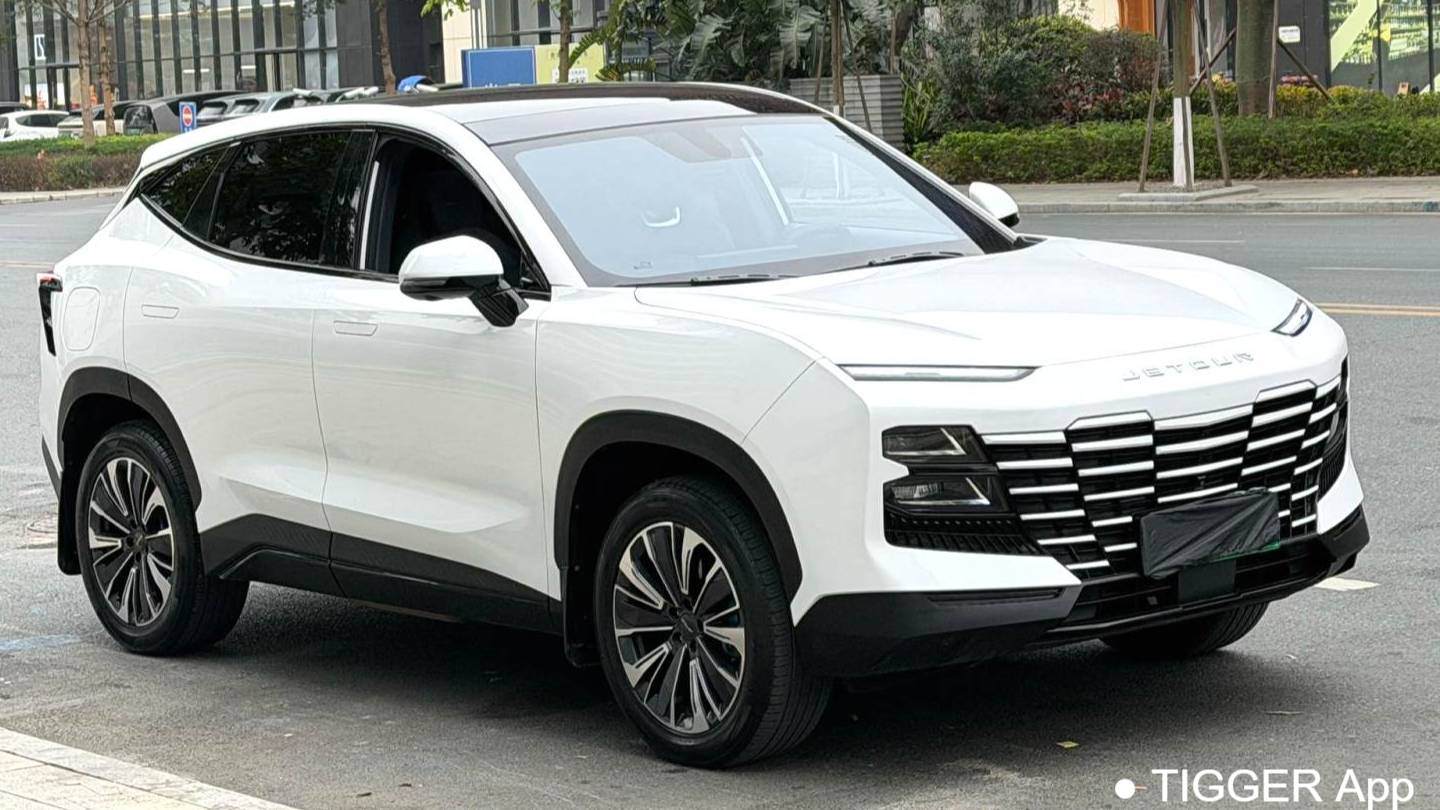 JETOUR 2023 DASHING i-DM‌ 1.5T DHT Lightning 01