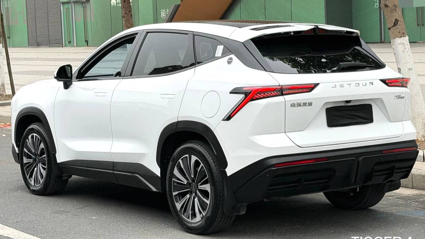 JETOUR 2023 DASHING i-DM‌ 1.5T DHT Lightning 01