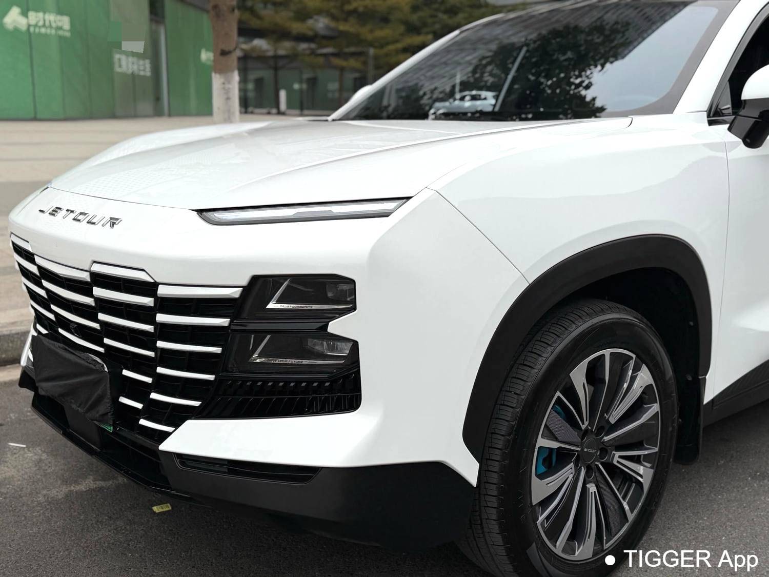 JETOUR 2023 DASHING i-DM‌ 1.5T DHT Lightning 01